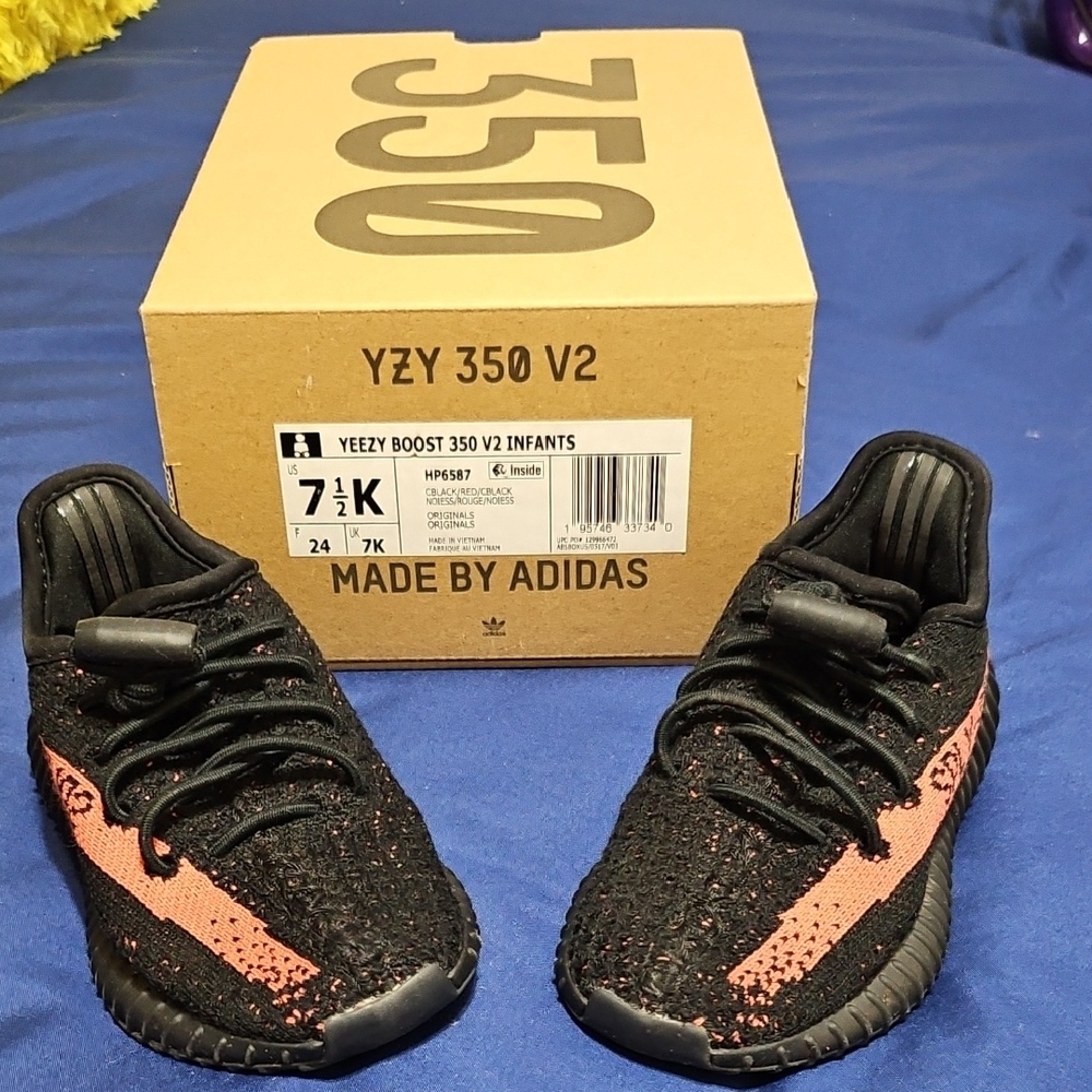 Adidas Yeezy Boost 350 V2 Kids Sneakers - CBlack and Red